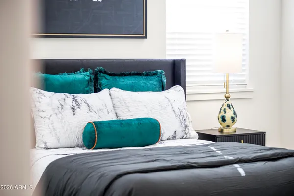 $899,000 | 2009 East Don Carlos, Tempe, AZ 85281