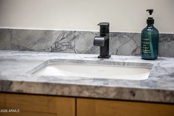 $899,000 | 2009 East Don Carlos, Tempe, AZ 85281