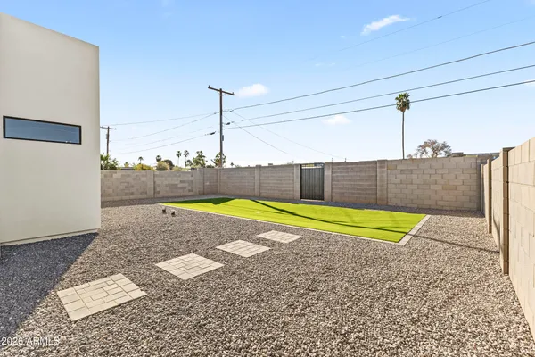 $899,000 | 2009 East Don Carlos, Tempe, AZ 85281