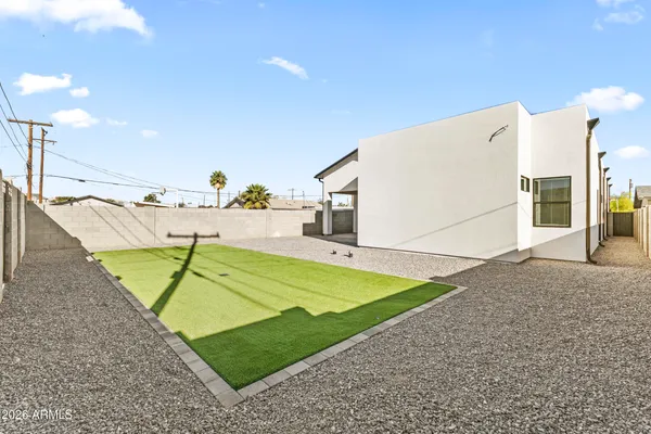 $899,000 | 2009 East Don Carlos, Tempe, AZ 85281