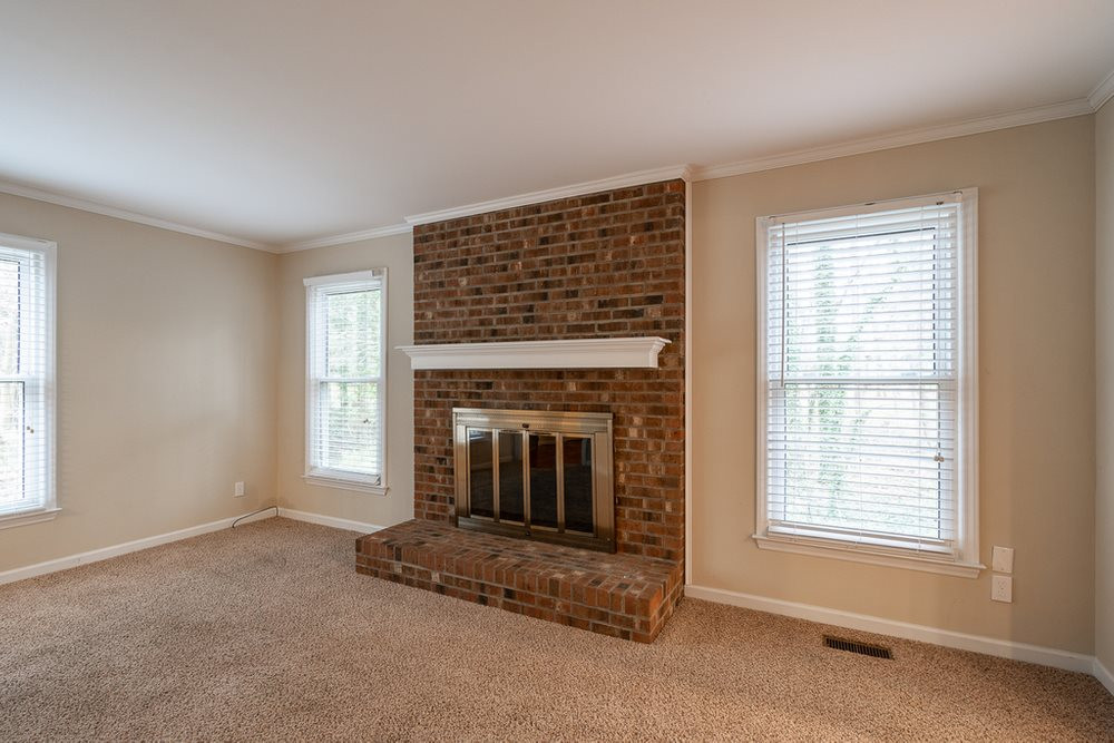 7933 Kingsland Drive Raleigh, NC 27613 - Photo 4 of 30 Living Room