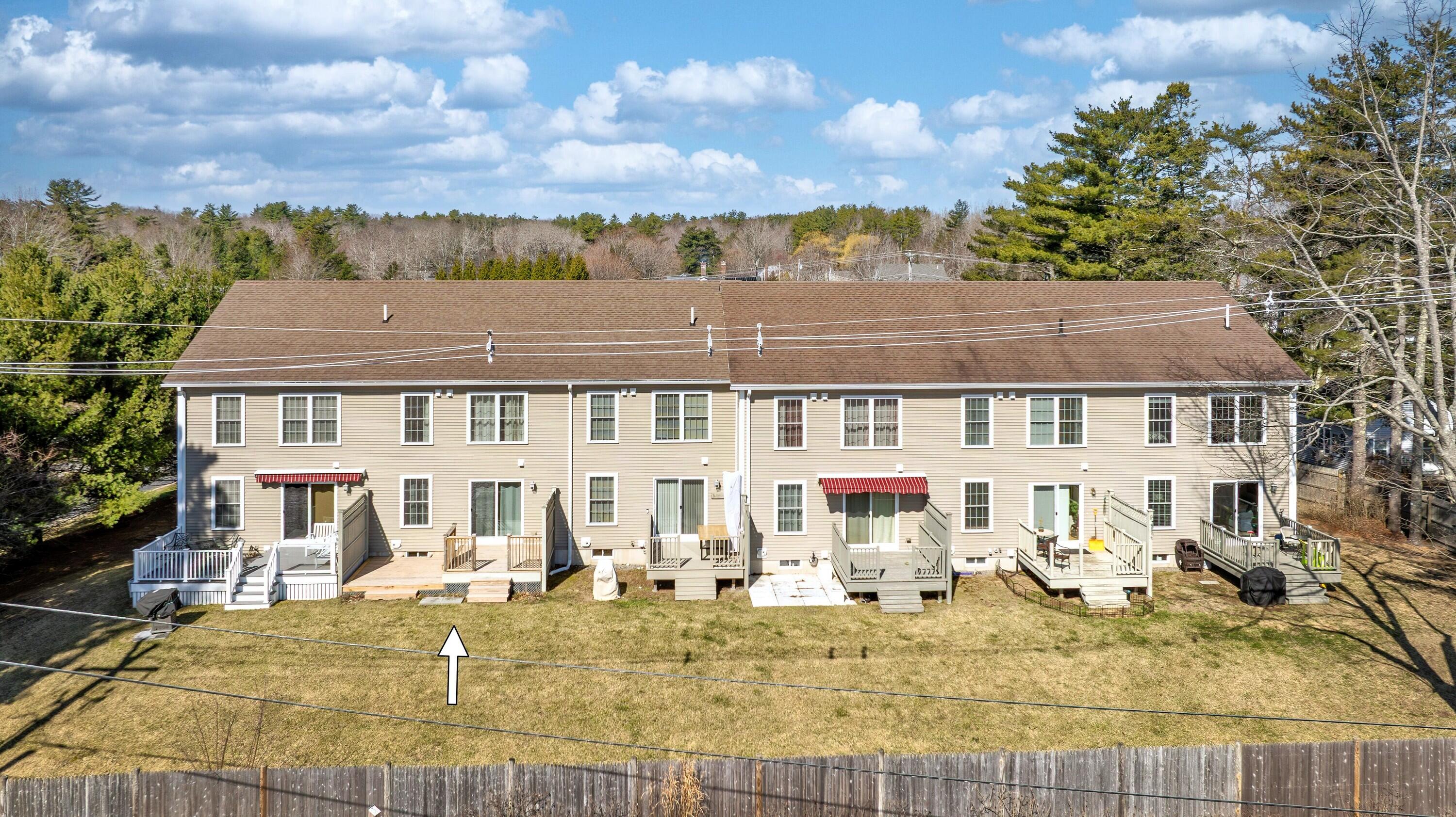 1383 Post Road, Unit 5 Wells, ME 04090 - Photo 3 of 90 1383 Post Road, Wells, Unit 5 w_arrows-