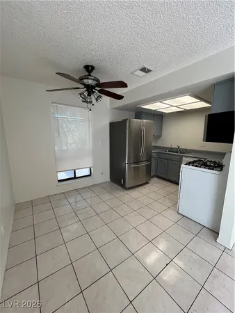 $1,199 | 5175 Caliente Street, Unit 122, Las Vegas, NV 89119