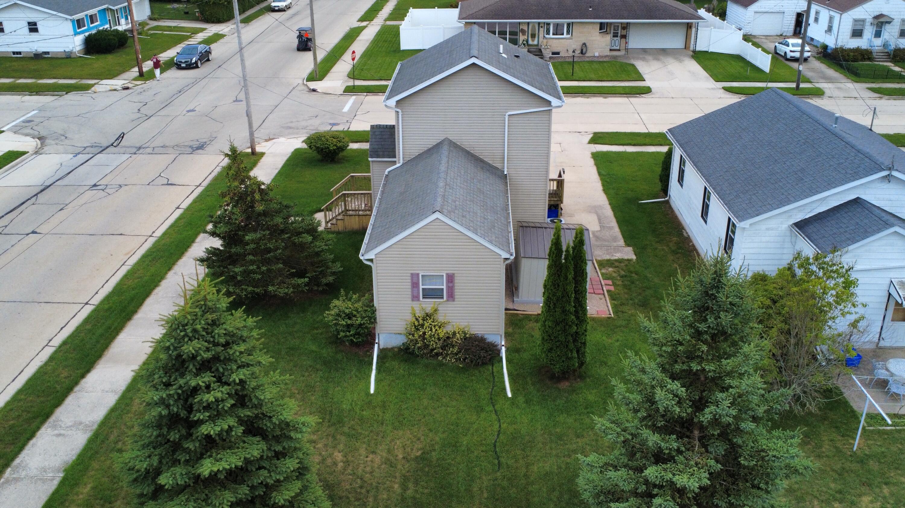 2700 Jackson Street Two Rivers, WI 54241 - Photo 5 of 19 dji_fly_20260813_173106_182_178666046186