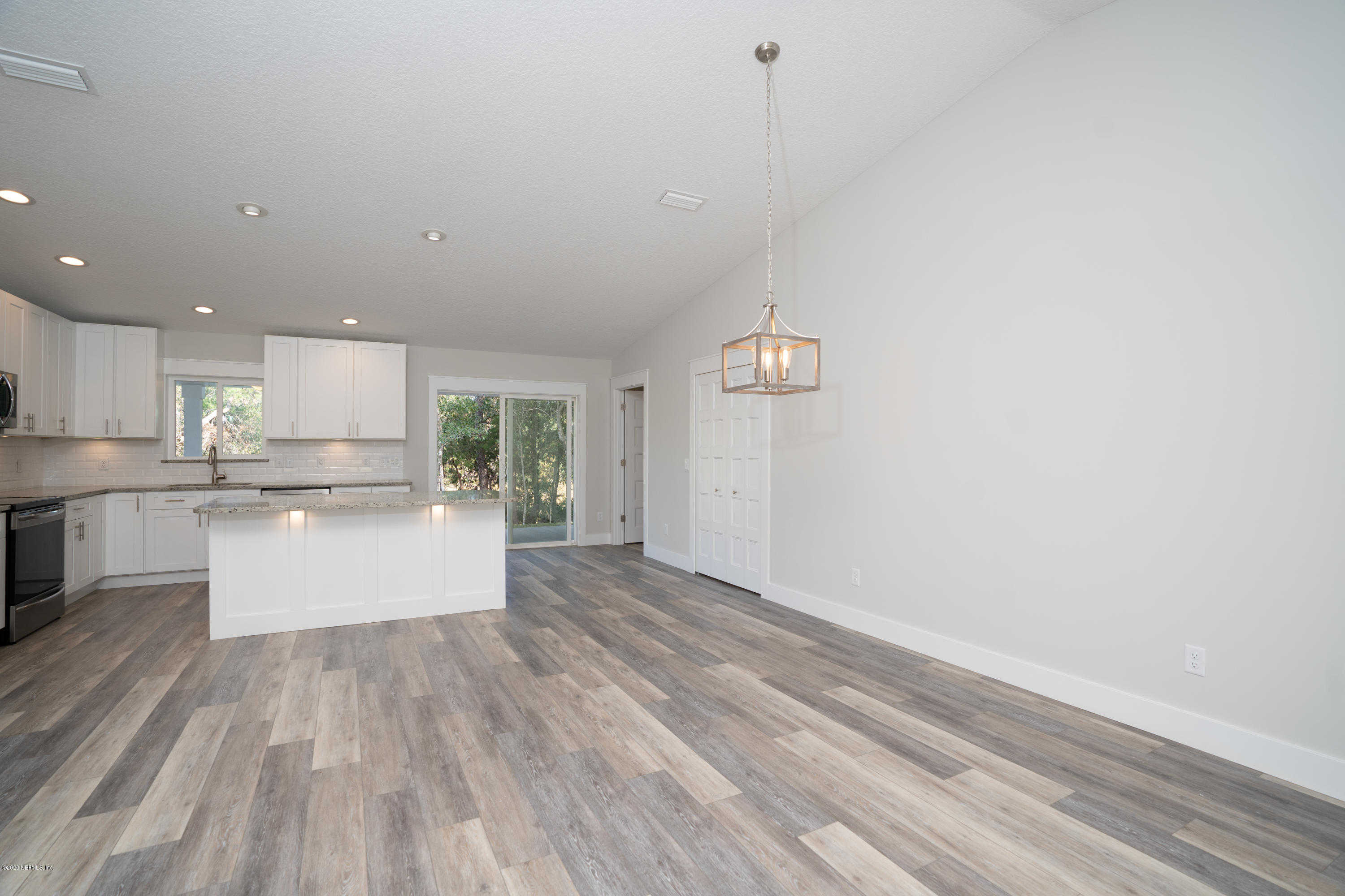 3464 Putnam Road St. Augustine, FL 32086 - Photo 11 of 39 38 Kitchen and dining room area