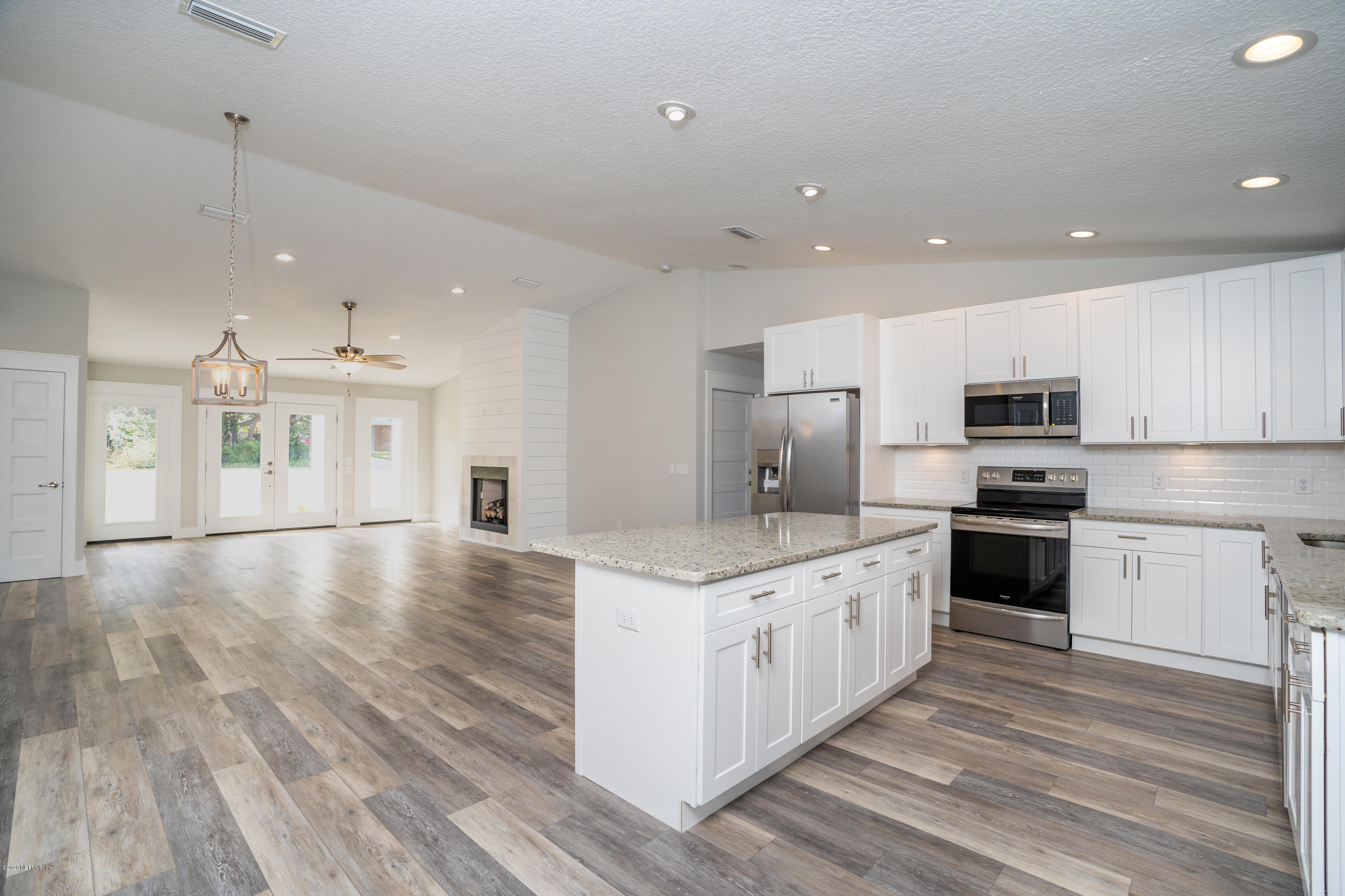 35 Open space of kitchen and living room