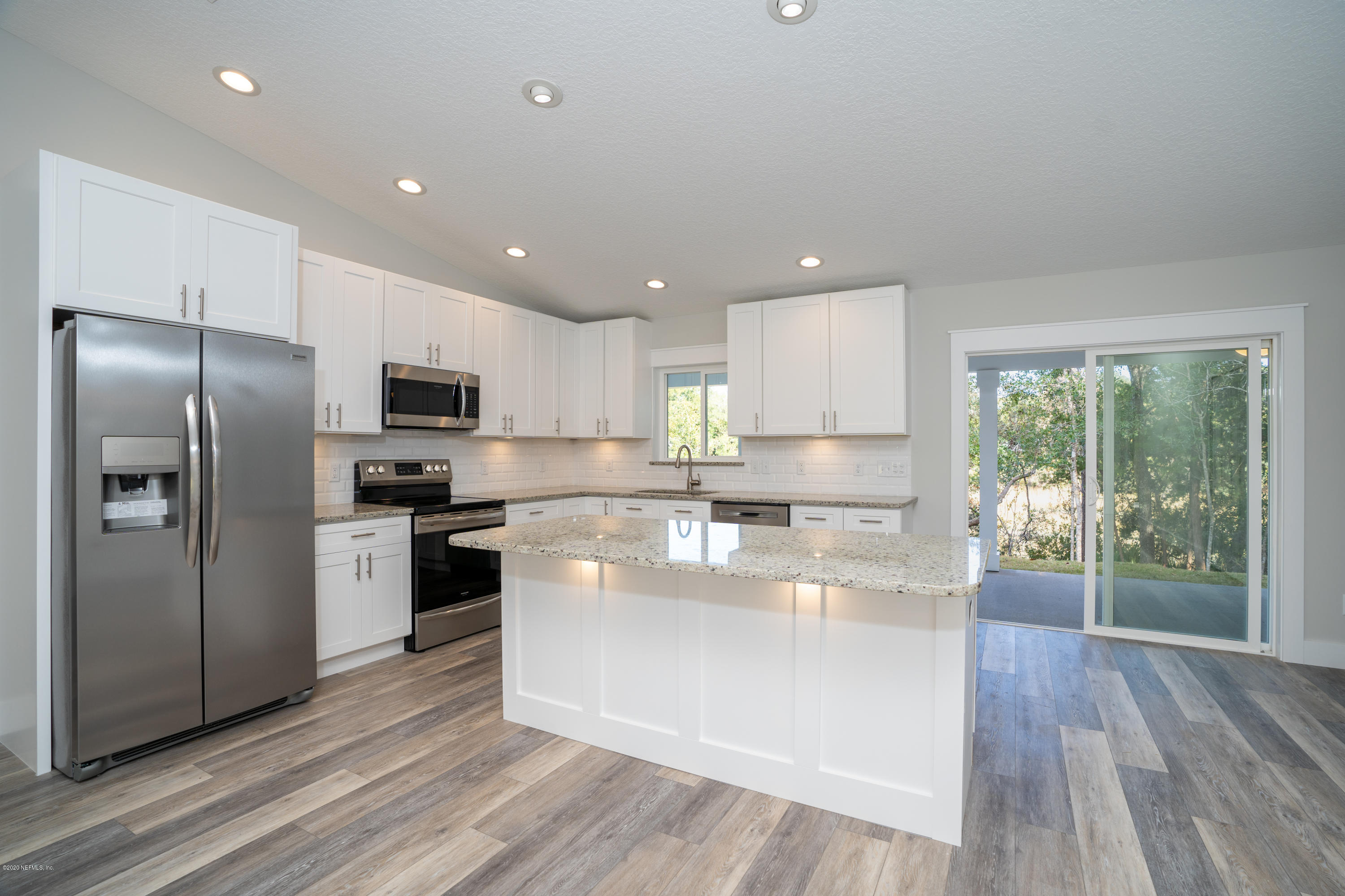 33 Kitchen from the side