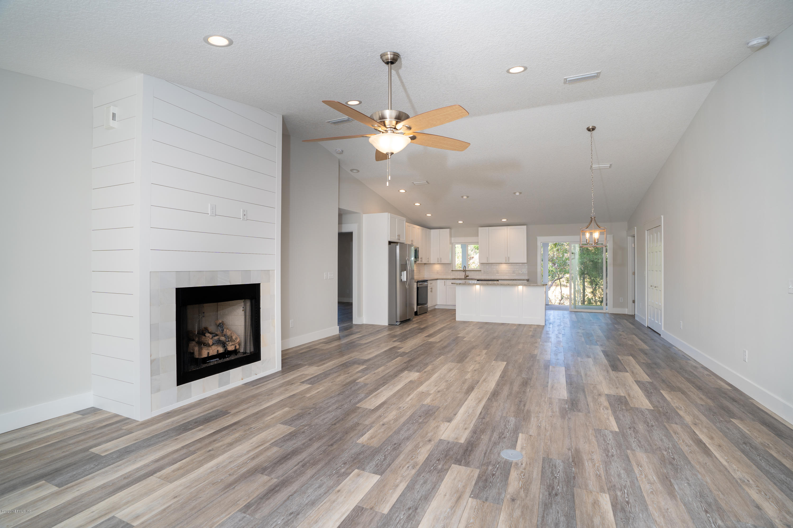 3464 Putnam Road St. Augustine, FL 32086 - Photo 8 of 39 37 View of the living room and kitchen f