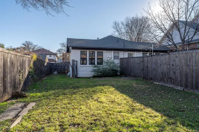 $1,500 | 3708 West 5th Street, Fort Worth, TX 76107