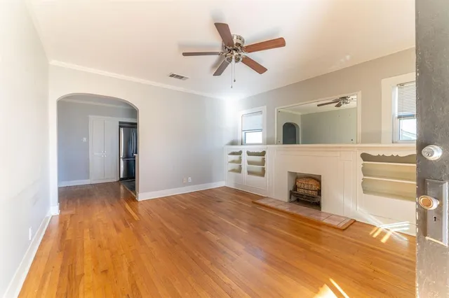 $1,500 | 3708 West 5th Street, Fort Worth, TX 76107