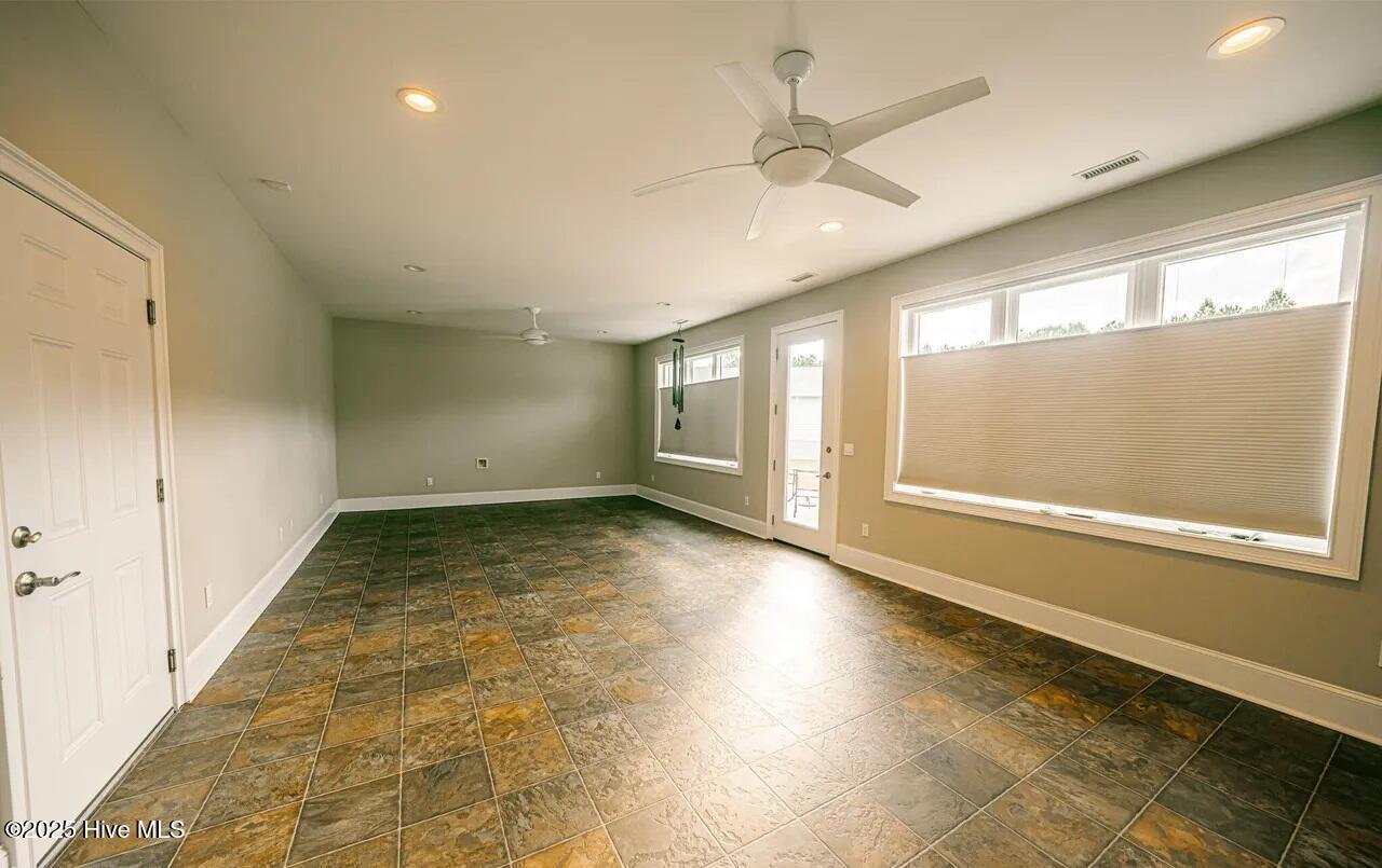 518 Edwards Road Jacksonville, NC 28540 - Photo 46 of 86 Sun Room