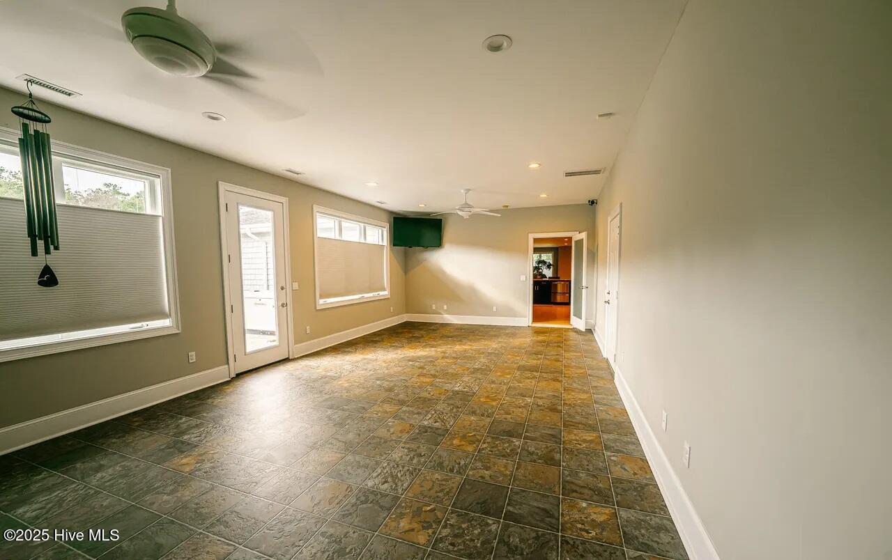 518 Edwards Road Jacksonville, NC 28540 - Photo 47 of 86 Sun Room