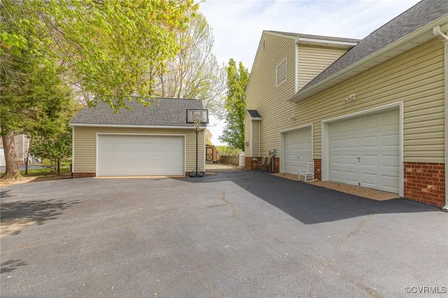 $569,950 | 2025 Babbling Brooke Lane, Mechanicsville, VA 23111