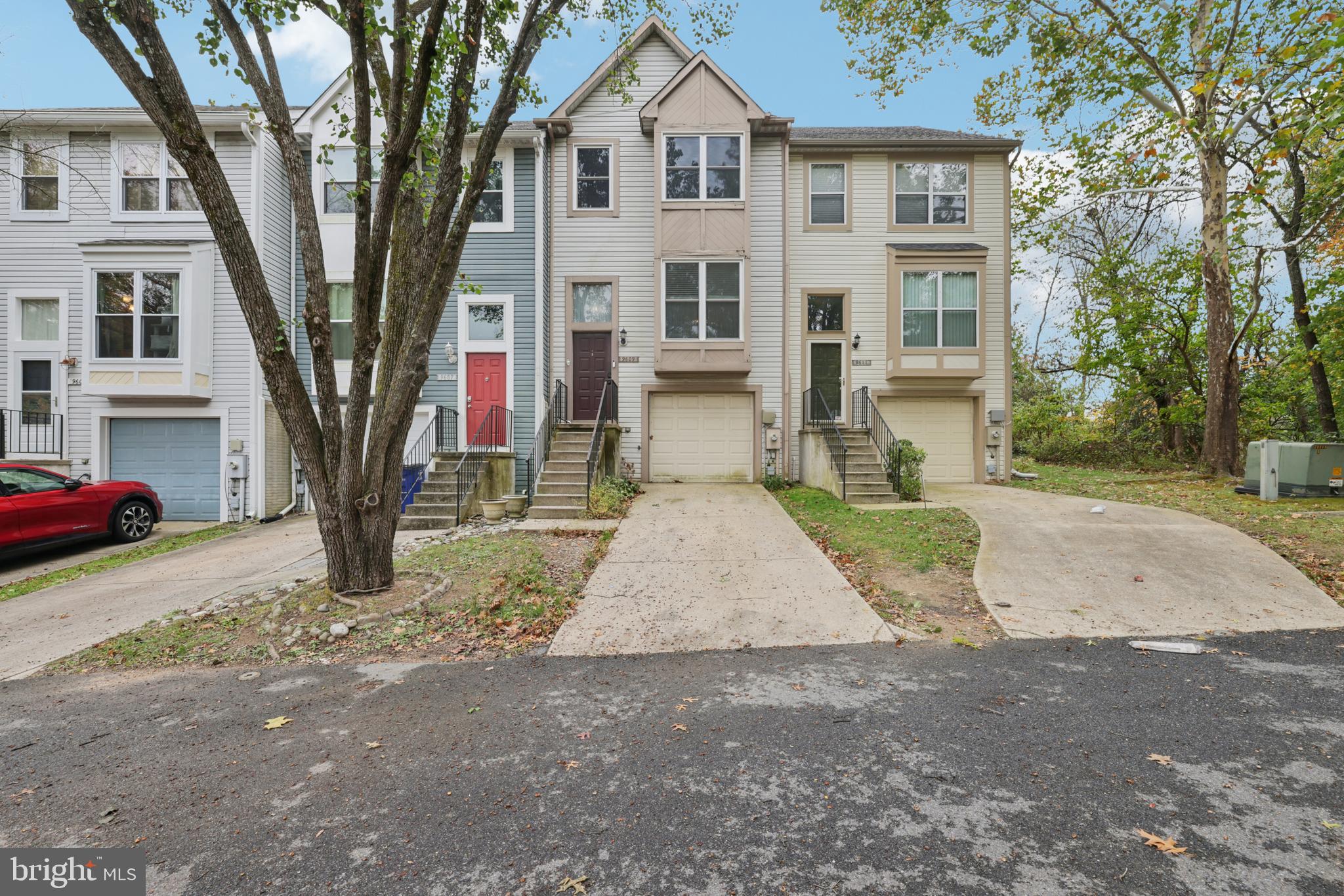 Welcome to 9609 Clocktower Ln!