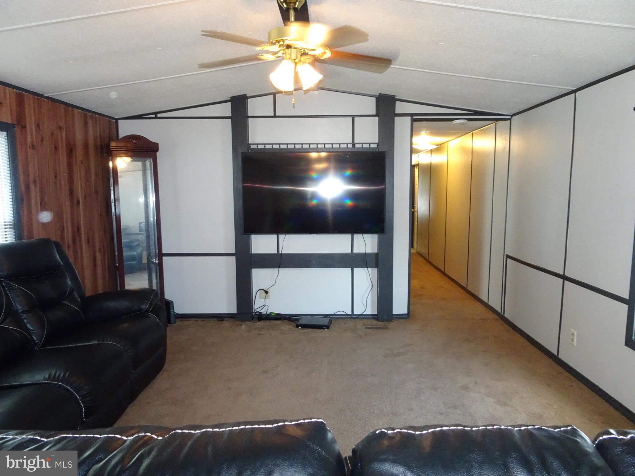 24 Keystone Road Reading, PA 19606 - Photo 3 of 12 Living Room