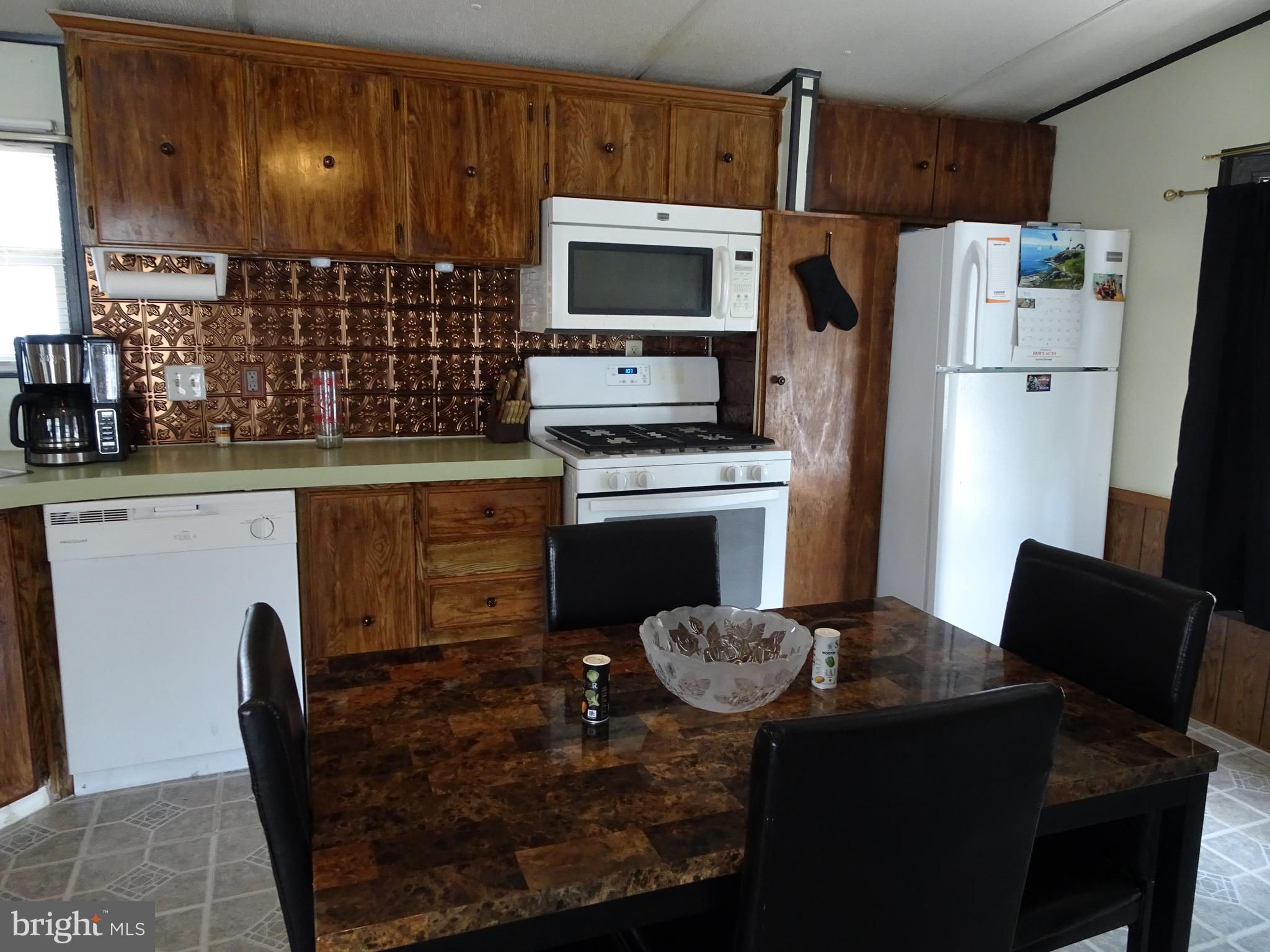 24 Keystone Road Reading, PA 19606 - Photo 4 of 12 Kitchen