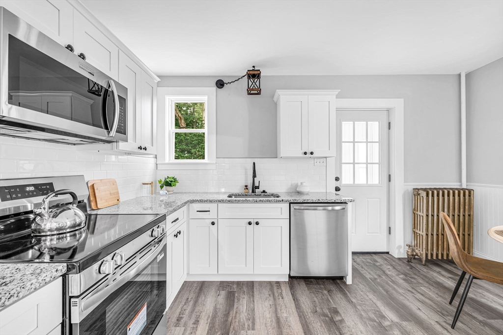 15 Myrtle Avenue Holyoke, MA 01040 - Photo 9 of 42