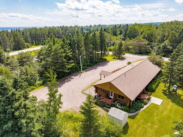 $689,900 | 5722 Homestead Road, Duluth, MN 55804