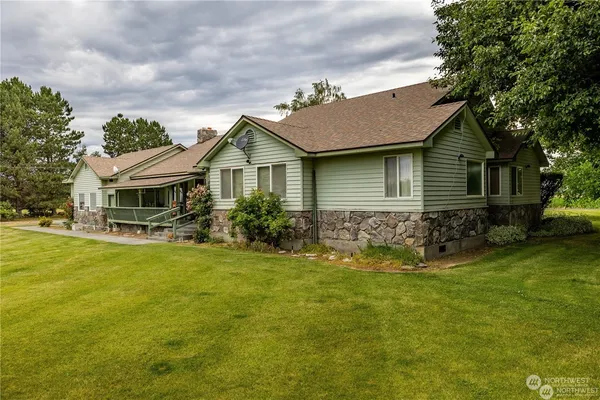 $860,000 | 1659 West Gillis Road, Othello, WA 99344