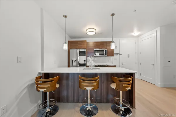 $3,995 | 701 Ridge Hill Boulevard, Unit 8E, Yonkers, NY 10710