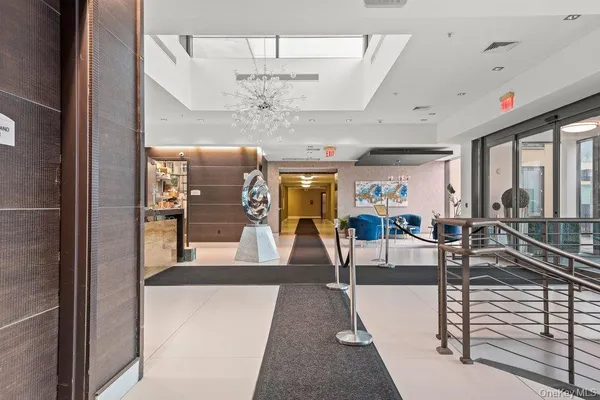 $3,995 | 701 Ridge Hill Boulevard, Unit 8E, Yonkers, NY 10710