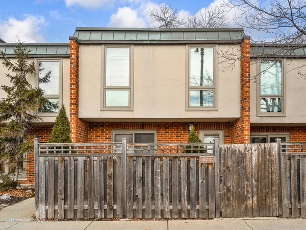 $649,000 | 604 West Armitage Avenue, Chicago, IL 60614