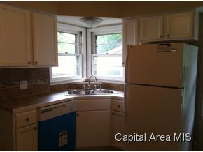 1924 Lee Street Springfield, IL 62703 - Photo 3 of 18