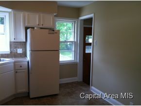 1924 Lee Street Springfield, IL 62703 - Photo 4 of 18
