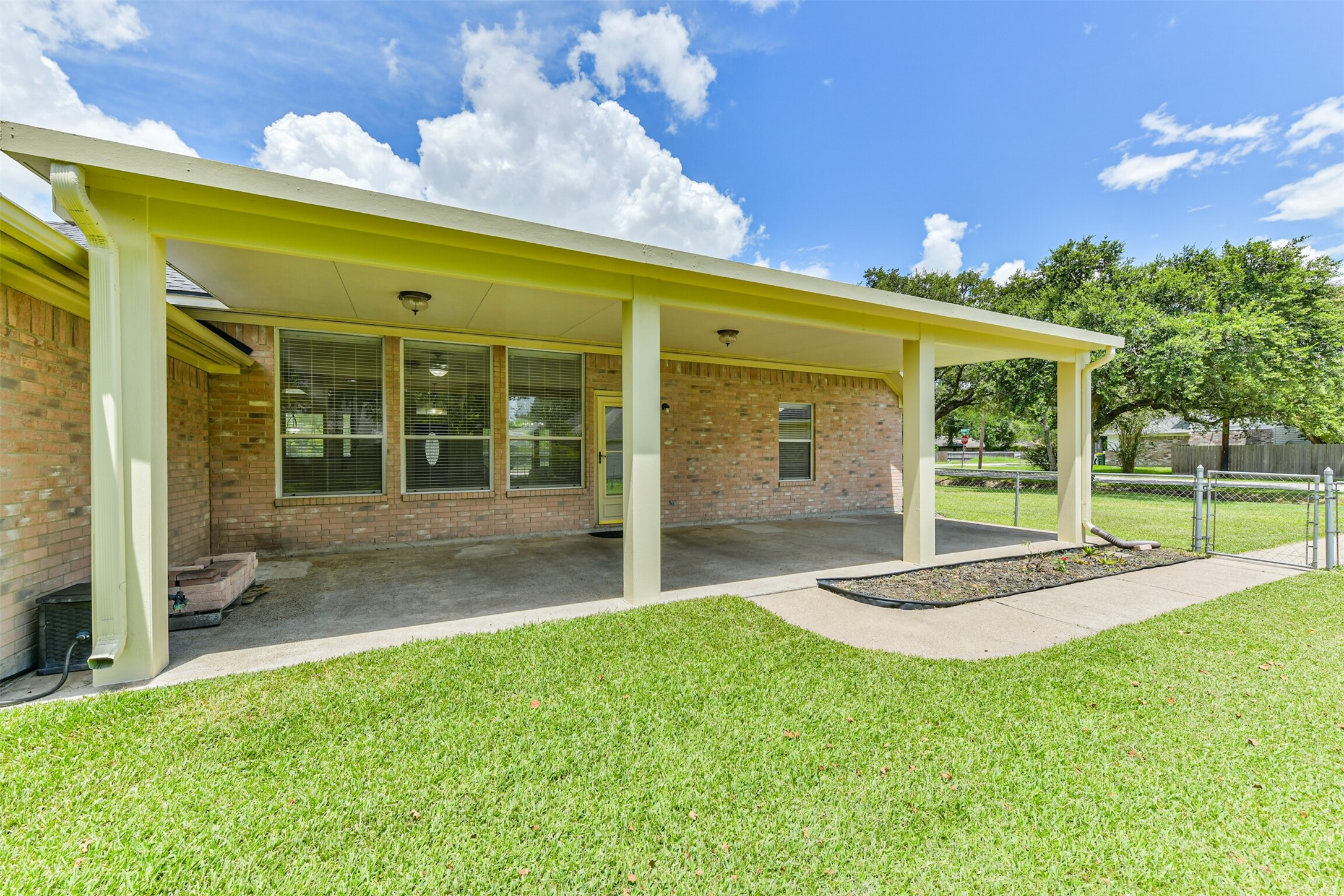 2401 Woody Road Pearland, TX 77581 - Photo 28 of 31