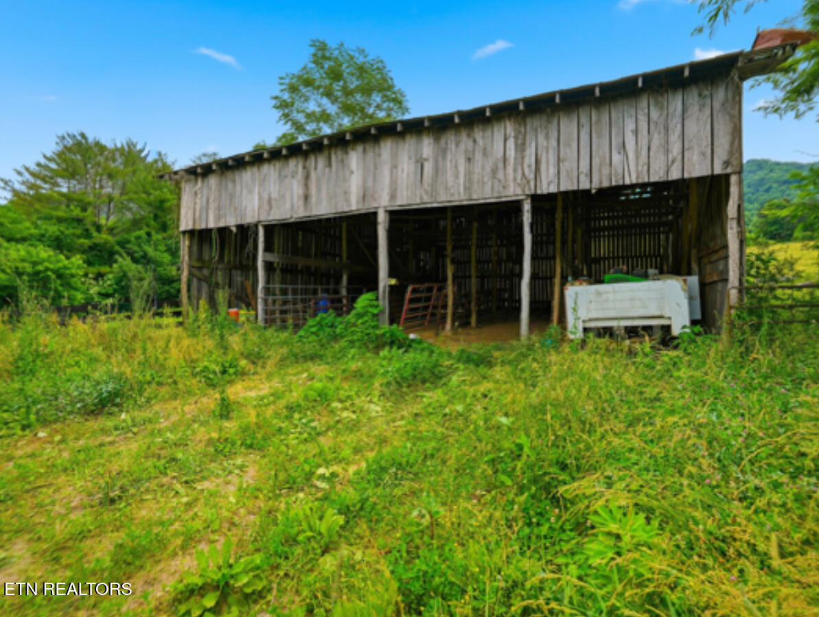 186 Blair Road Dryden, VA 24243 - Photo 4 of 35 IMG_3811