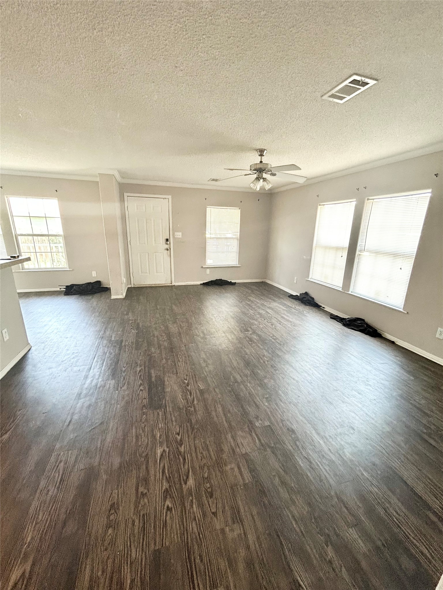 138 Varsity Circle Huntsville, TX 77340 - Photo 2 of 12