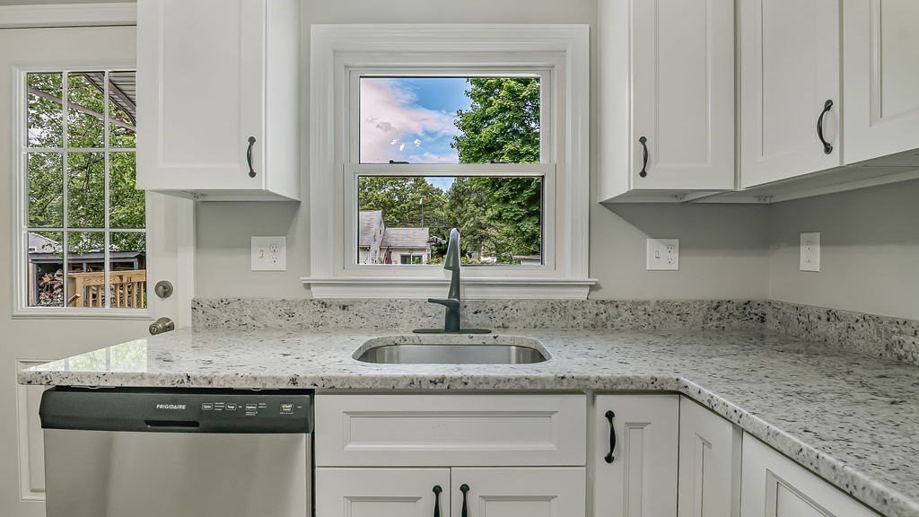 320 Tremont Street Springfield, MA 01104 - Photo 14 of 41
