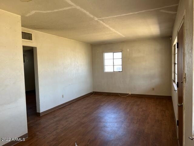 331 West Dobbins Road Phoenix, AZ 85041 - Photo 8 of 14 IMG_1381
