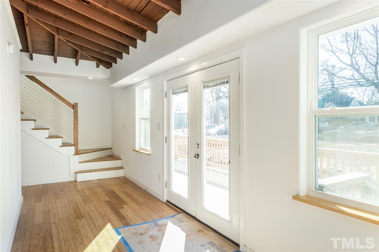 208 Bledsoe Avenue Raleigh, NC 27601 - Photo 4 of 16