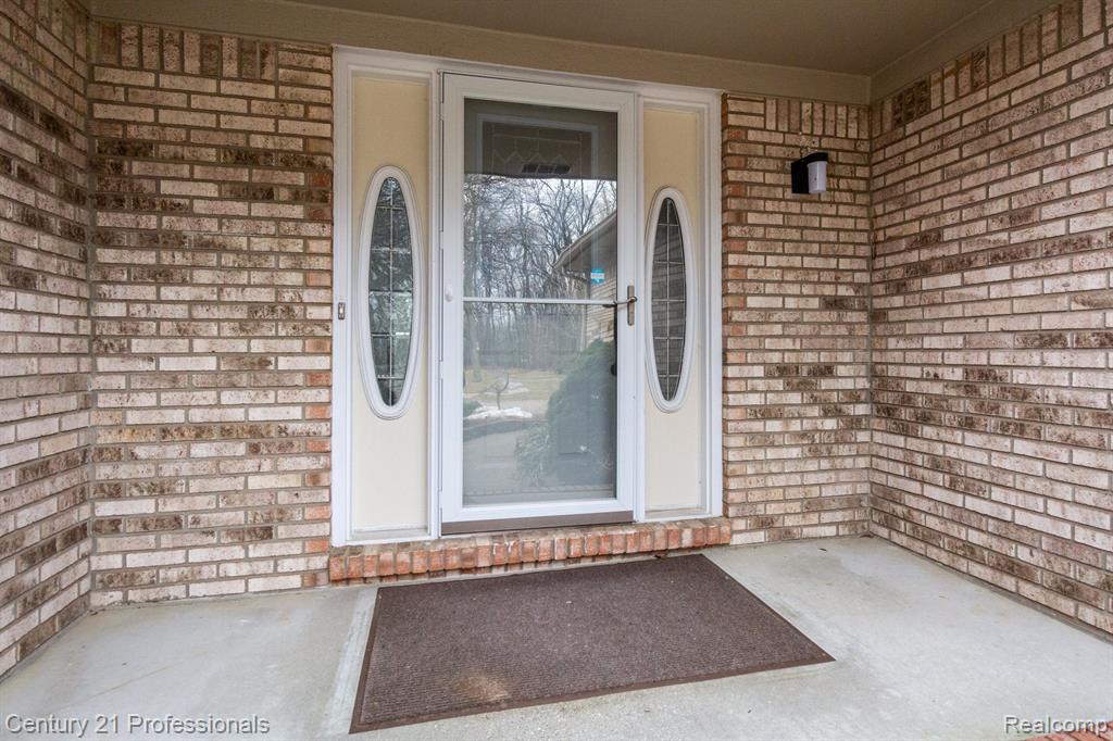 2788 Ranieri Drive Troy, MI 48085 - Photo 4 of 39
