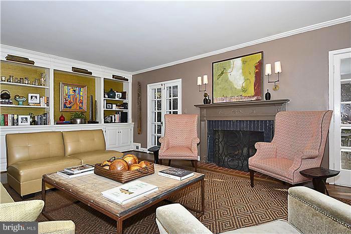 100 Tunbridge Road Baltimore, MD 21212 - Photo 14 of 30 Entertain with bonus space of Covered Porch of LR