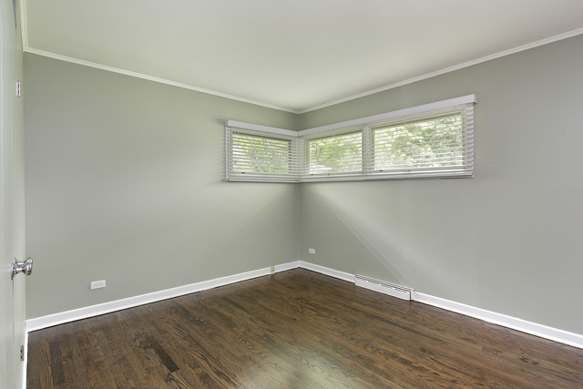1138 Whitfield Road Northbrook, IL 60062 - Photo 6 of 10