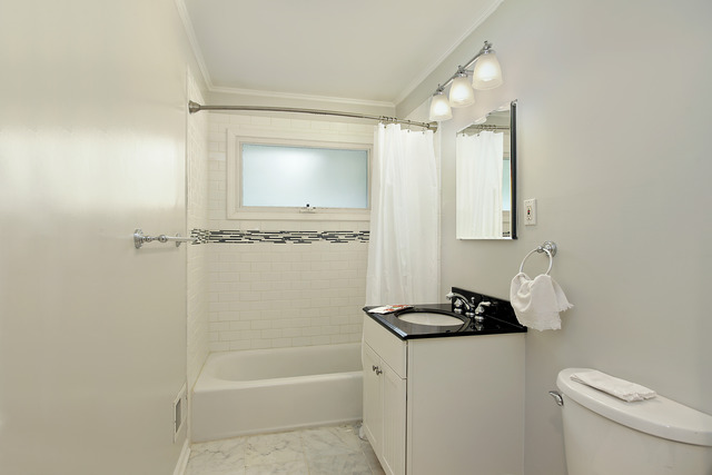 1138 Whitfield Road Northbrook, IL 60062 - Photo 7 of 10