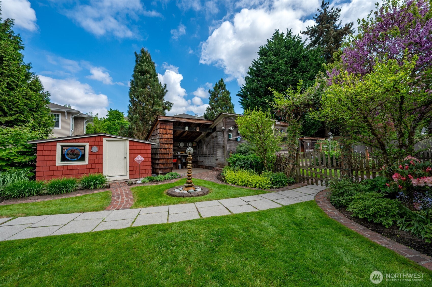10425 East Riverside Drive Bothell, WA 98011 - Photo 36 of 40