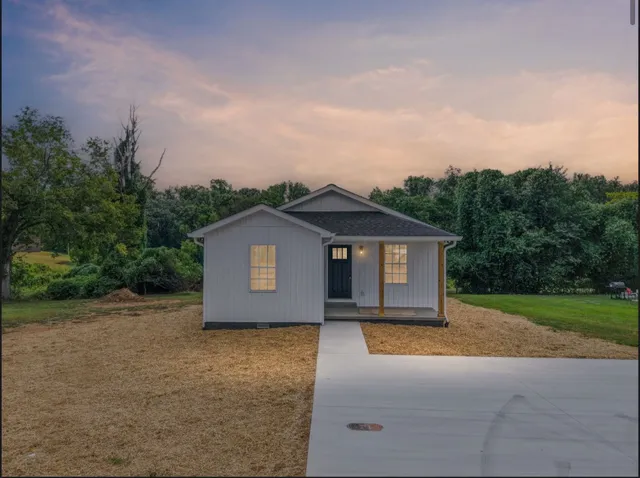 $293,900 | 228 Hillcrest Drive, Carthage, TN 37030