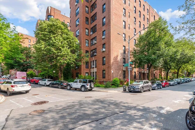 $420,000 | 72 Park Terrace West, Unit E56 | Inwood