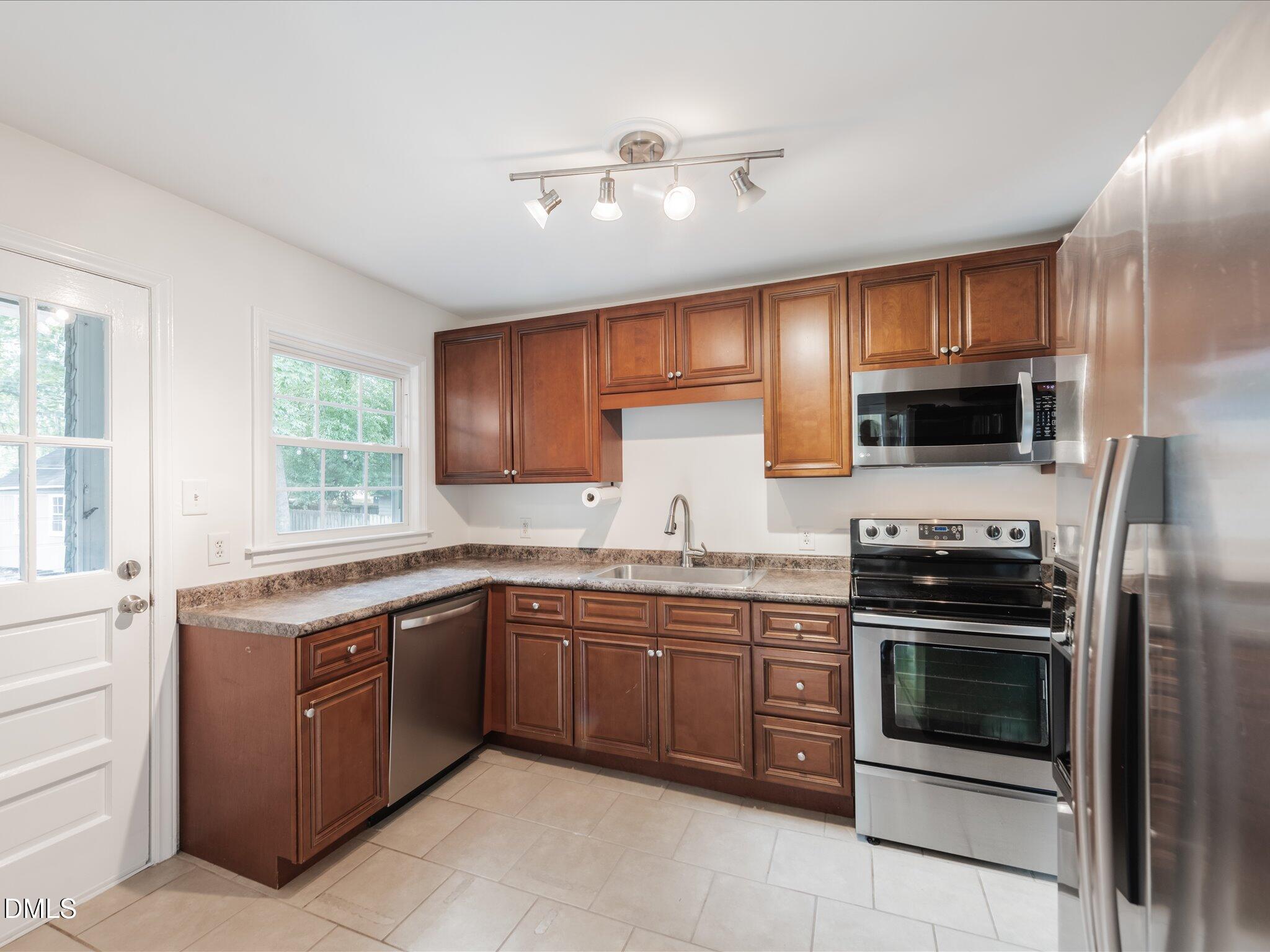 2457 Stevens Road Raleigh, NC 27610 - Photo 12 of 33 15-DSC_0361-HDR