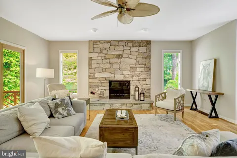 $1,995,000 | 904 Falls Bridge Lane, Great Falls, VA 22066