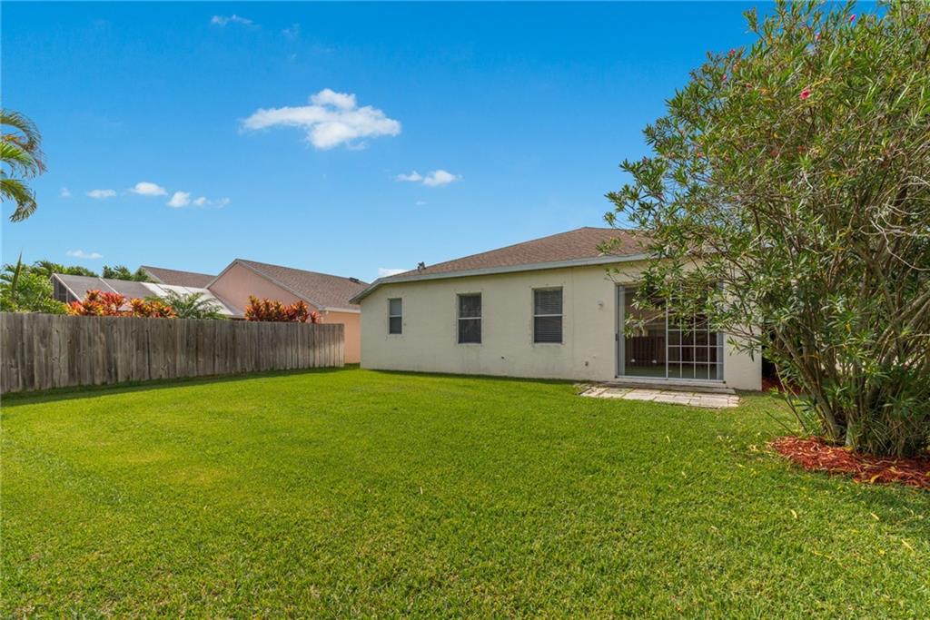 2509 Southeast Springtree Place Stuart, FL 34997 - Photo 17 of 18