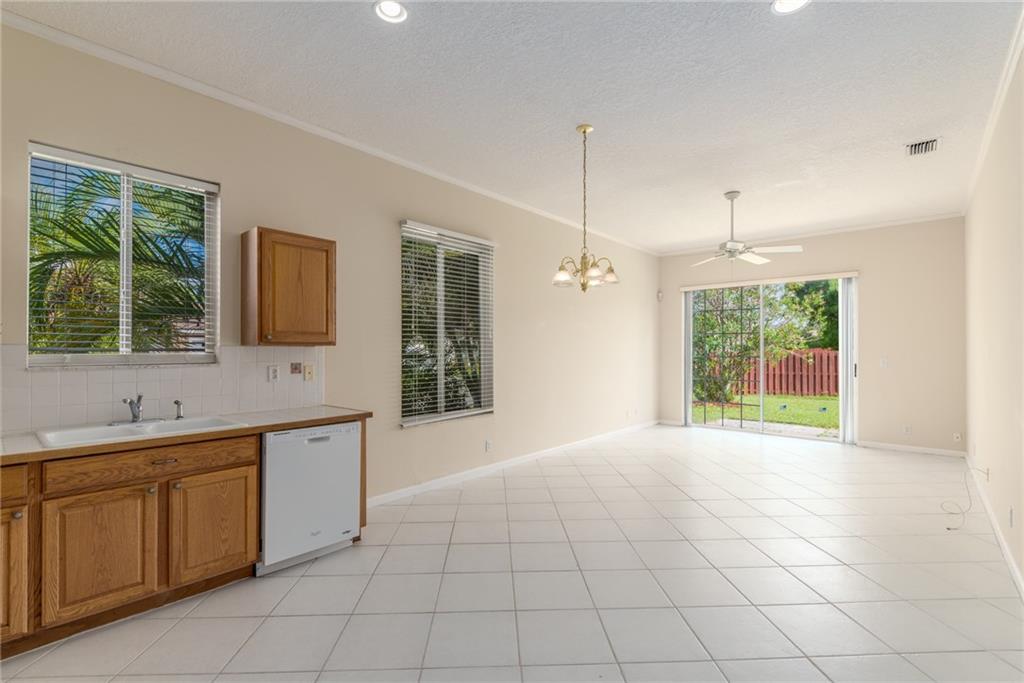 2509 Southeast Springtree Place Stuart, FL 34997 - Photo 5 of 18