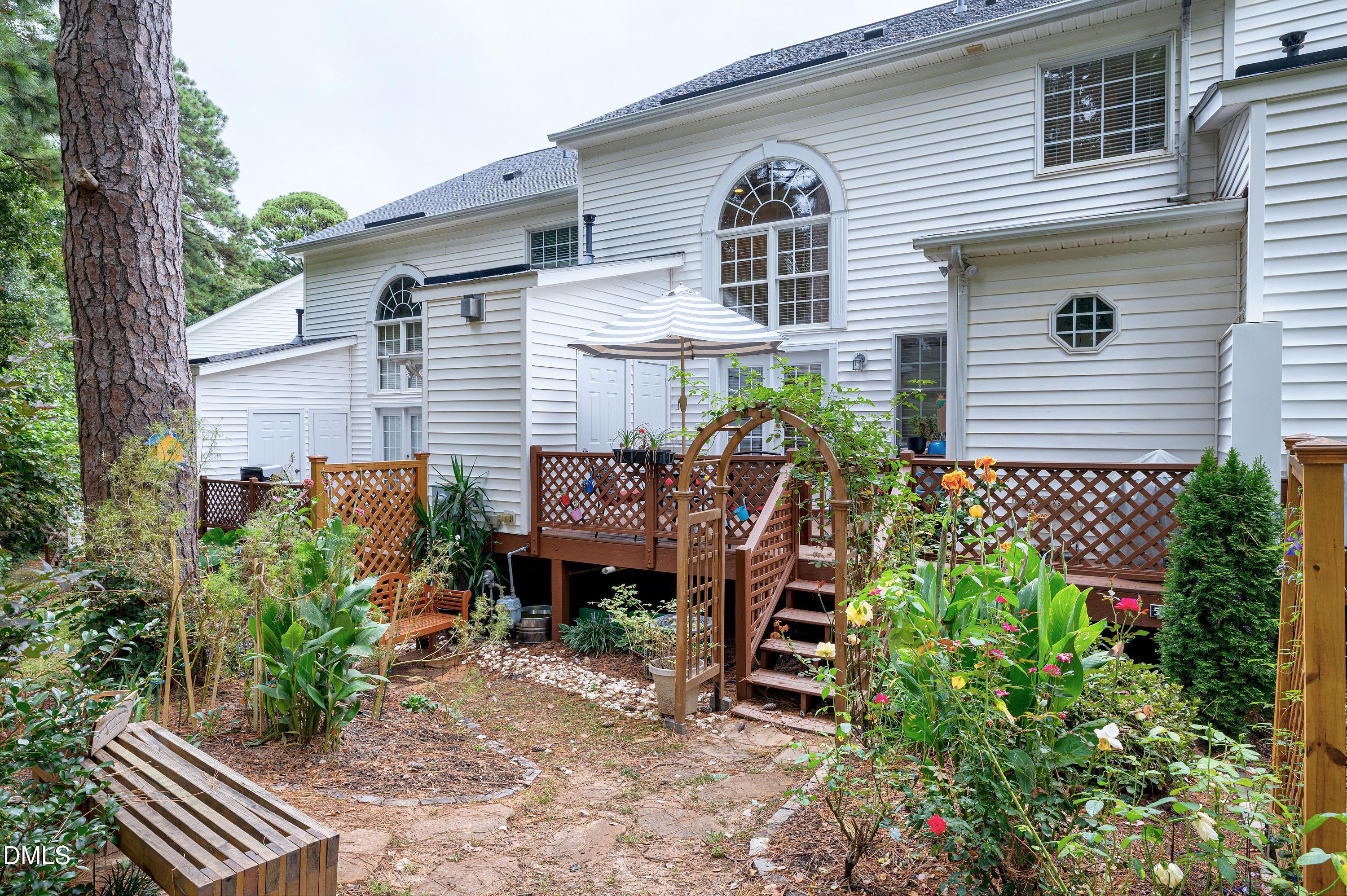5322 Goldenglow Way Raleigh, NC 27606 - Photo 34 of 39 Scene-50
