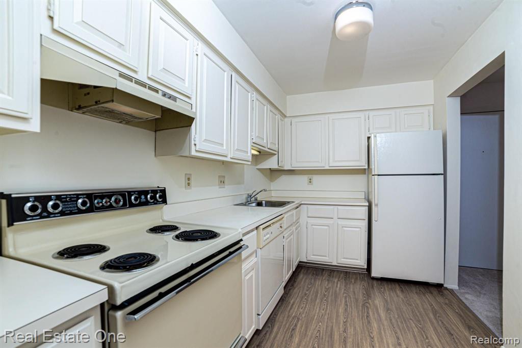30535 West 14 Mile Road Farmington, MI 48334 - Photo 11 of 16