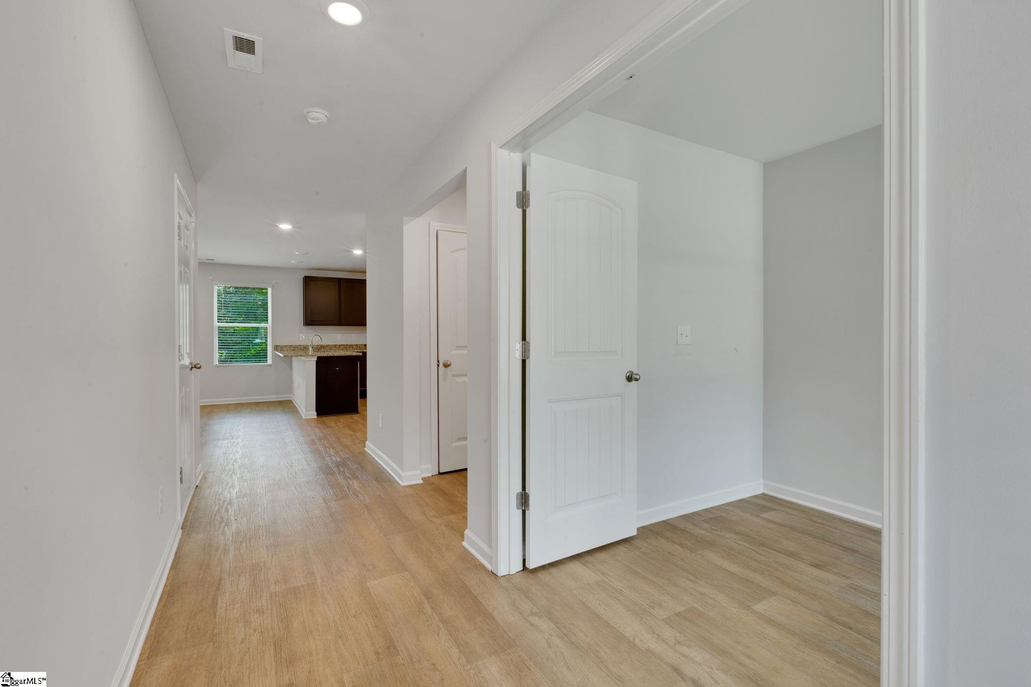 409 Fairfax Street Anderson, SC 29625 - Photo 5 of 38