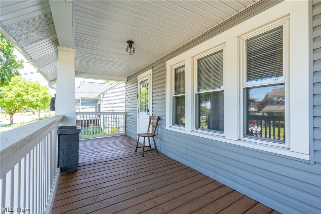 931 Dan Street Akron, OH 44310 - Photo 2 of 35 Front Porch