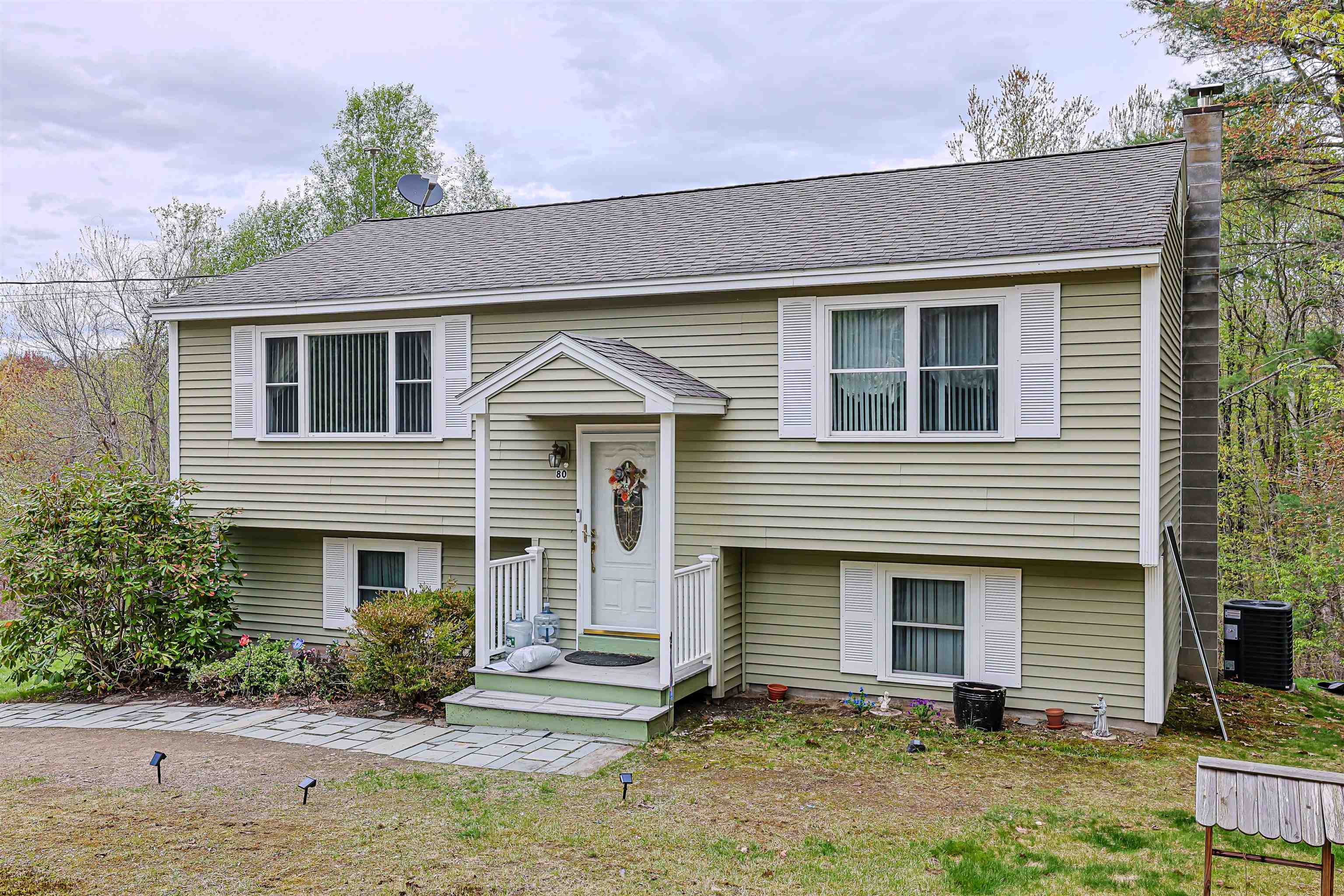80 Hovey Road Londonderry, NH 03053 - Photo 5 of 30 Gallery Image 5